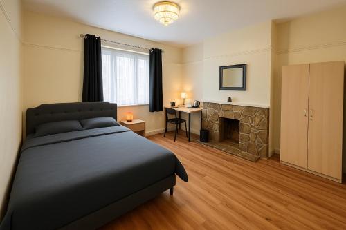 Cosy Double Room in Harrow & Wealdstone - Desk,Fast Free Wi-Fi,Near Station - 15 mins by train to Wembley Central & Euston chambre d'hôte Caldecote