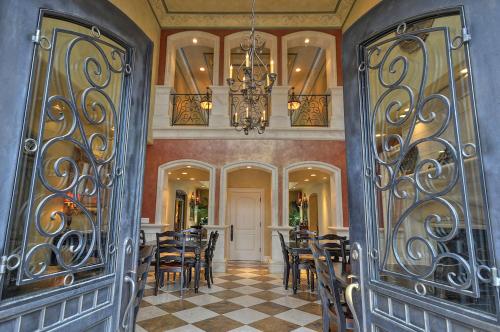 The Villa at Arden Hills - image 7