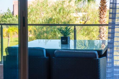 Elegant Appartement Piscine Golf et Wifi - image 12