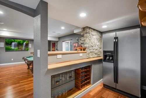 5 bed 4 bath and Pet friendly in Erie (CO)