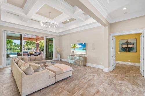 The Grand Mariner Estate. A Waterfront Retreat. in Port Salerno