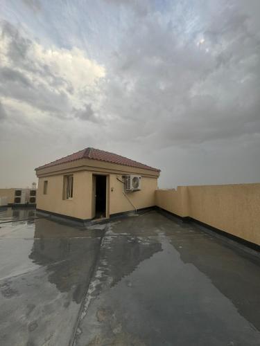 Studio with roof - image 4