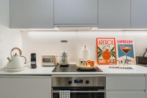 3min Walk - Retiro & Atocha - Luxury District and Desk, Madrid (photo 3)