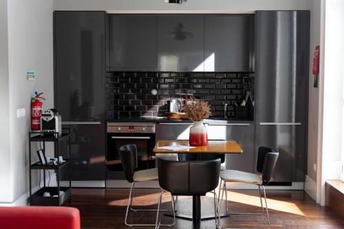 One-Bedroom Apartment image 9