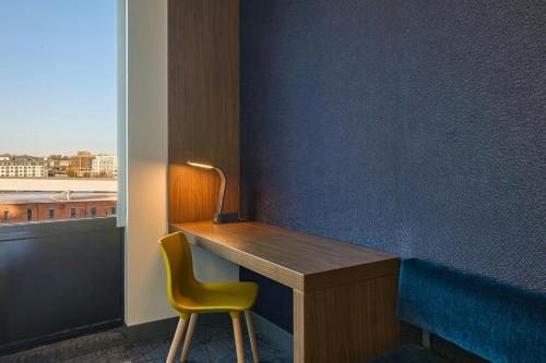 room detail thumbnail 1