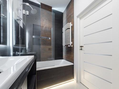 Riverside Harmony Chic Apartment by BookingHost, Breslau (Foto 5)