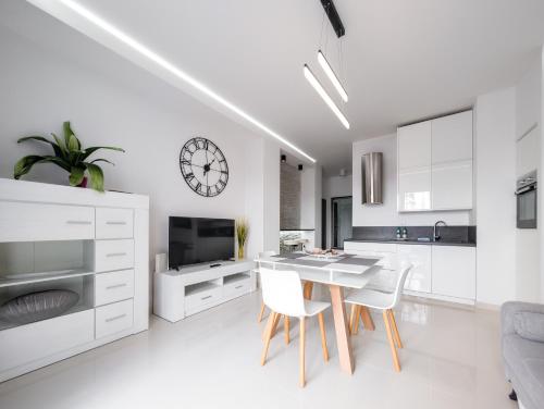 Riverside Harmony Chic Apartment by BookingHost, Breslau (Foto 7)