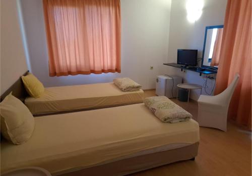 Twin Room with Bathroom