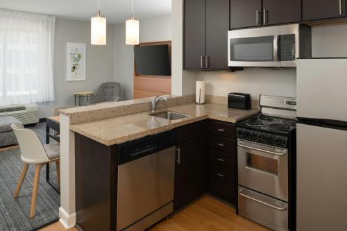 TownePlace Suites by Marriott Jackson Ridgeland/The Township at Colony Park - image 8