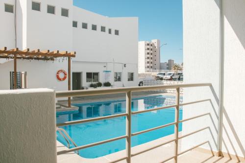 Costa Elegante Hotel & Suites in เอล ปวยร์โต