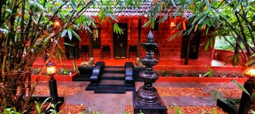 Greens Tree House & Wood House in Muthanga