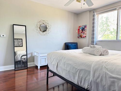 ATL Downtown 2 Bedroom Condo Free Parking LM302 in Atlanta, USA