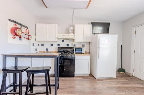 Shark Reef Resort Motel & Cottages - 주방