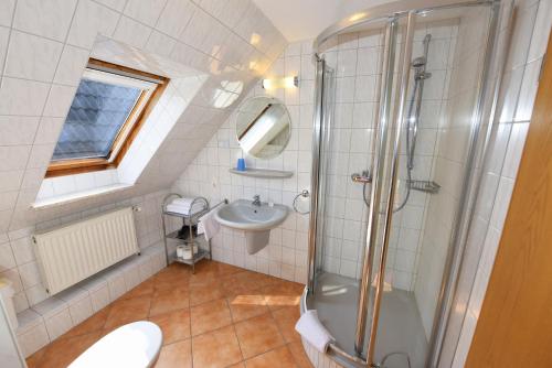 Hotel-Restaurant England 1.3km von Nordstrand entfernt