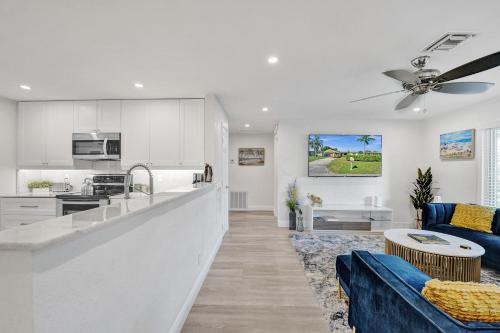 Facilities, Private Room in Spacious 3-Bedroom Home near Rustic Inn Crabhouse