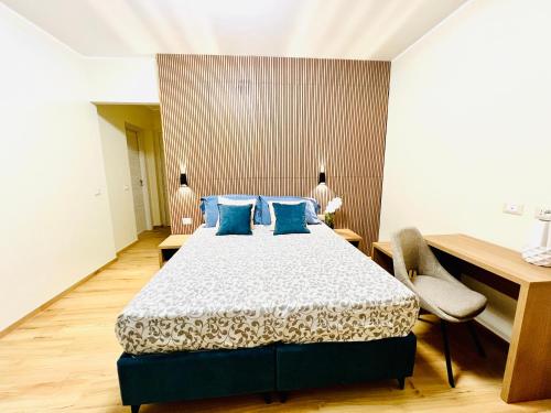 Standard Triple Room with Sea View room in Casa Romano SeaFront