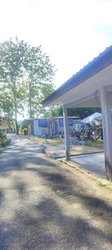 Exterior view, Hostel Qamaar in Mukim Kedawang