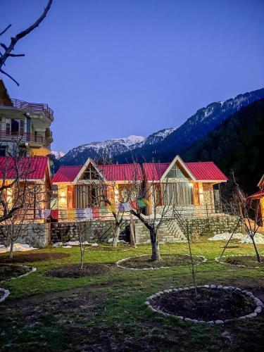 Kahaani - Private Chalet with Bonfire and Apple Orchard in Jagatsukh