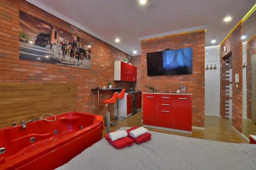Jacuzzi Apartment Red 1