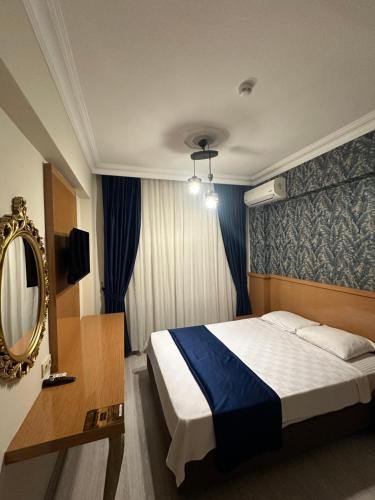 Economy Double Room image 6