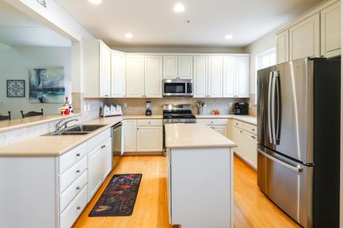 Ocean View Resort Townhome - Bike to Beach! - image 11