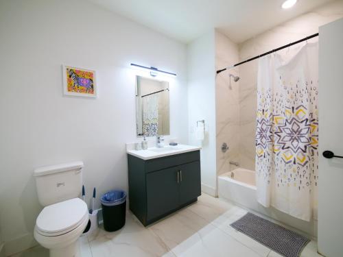 New Modern Serenity- 2BR Retreat near New York City in Bayonne, USA