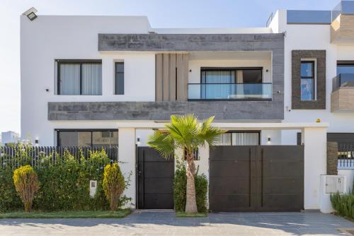 A szálláshely kívülről, Beach Vibe Villa - Sunny Stay in Sidi El Haj Bou Derbala