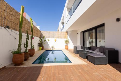 A szálláshely kívülről, Beach Vibe Villa - Sunny Stay in Sidi El Haj Bou Derbala