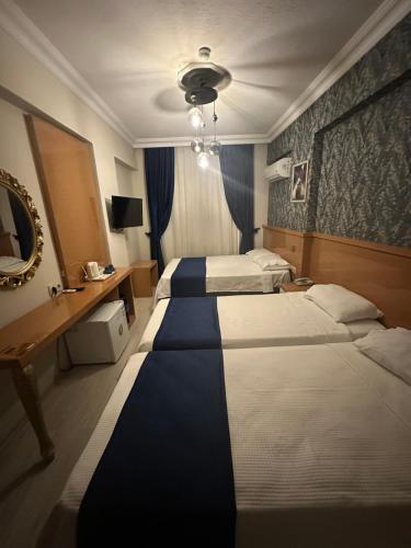 Quadruple Room image 8