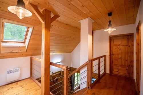 Roubenka pod hradem Kokořín (Roubenka pod hradem Kokorin) in Kokorin