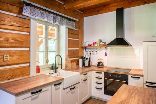 virtuve, Roubenka pod hradem Kokořín (Roubenka pod hradem Kokorin) in Kokorin