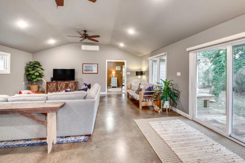 Tranquil Hot Springs Home with Lake and Dock Access! in Hot Springs, USA