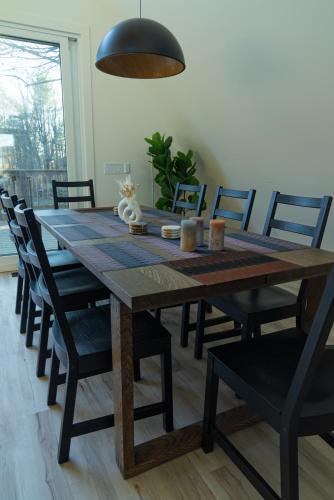 Cozy, Hot Tub, Sauna, Heated Floors, EV, Nespresso in พอร์ท คาร์ลิง (ON)