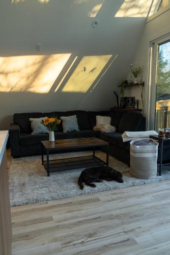 Cozy, Hot Tub, Sauna, Heated Floors, EV, Nespresso in พอร์ท คาร์ลิง (ON)