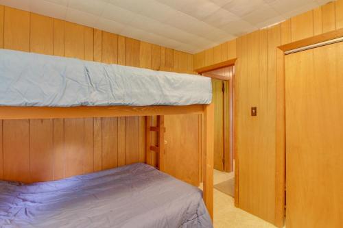 Panther Pond Cabin with 200 Ft Sand Beach and Dock - image 13