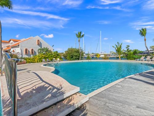 Sunny Days at Simpson Bay Yacht Club