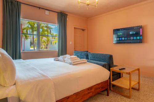 Monaco Vacation Rentals Room Type - Deluxe Studio