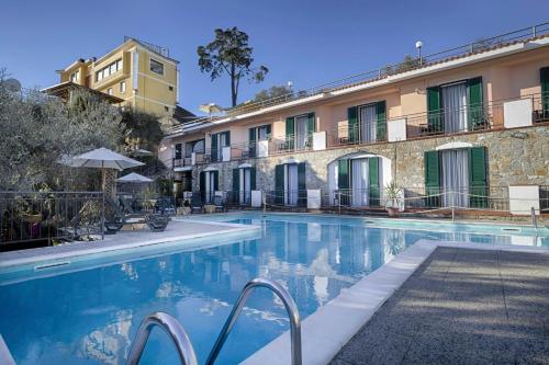 Double Room with Pool View