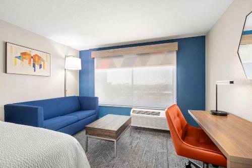 Studio Suite with Two Queen Beds image 5