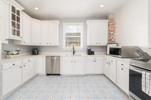 Stunning 2 Bedroom Apt in Historic Springfield in Jacksonville, USA