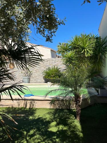 Maison spacieuse proche de la mer avec piscine