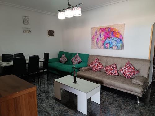 Casa Oasis Puertollano, una casa en un entorno rural en Puertollano, agradable, con Piscina en zona  in เพอร์โทลลาโน