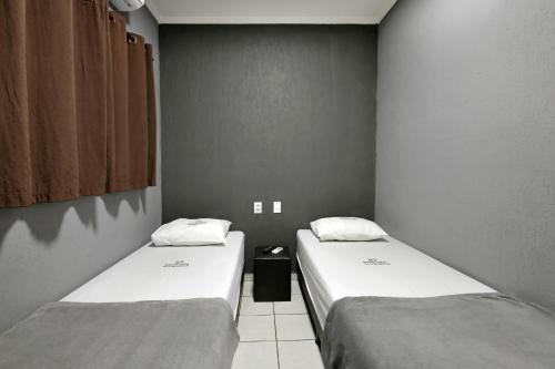 Standard Double Room with Shared Bathroom image 10