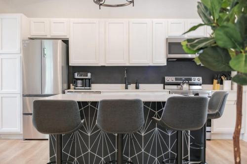 Elegant 2 BR apt in the heart of historic SPR - 5 min drive to TIAA Bank Field in Jacksonville, USA