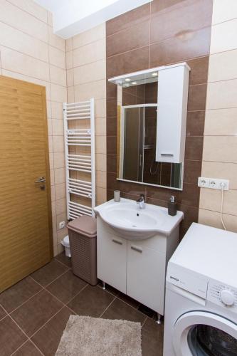 Two-Bedroom Apartment Standard image 2