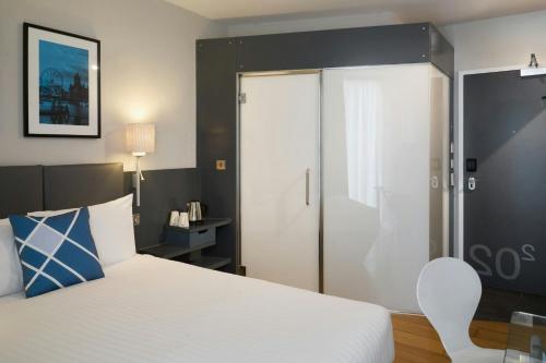 Sleeperz Hotel Cardiff - main image