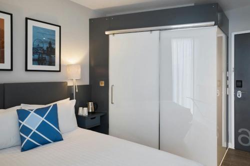 Sleeperz Hotel Cardiff - image 3