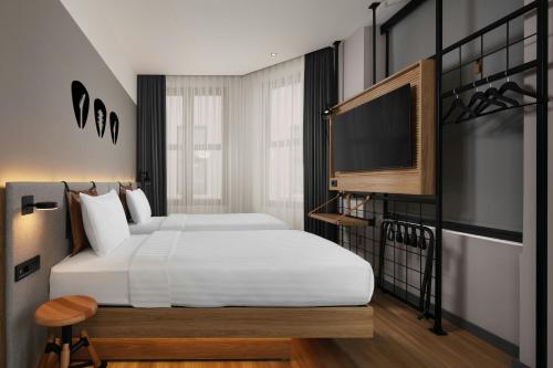 Moxy Twin Room with Atrium View room in Moxy Istanbul Taksim