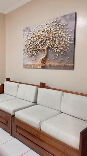 Apartamento de 3 quartos, no Condomínio Taperapuan Duplex, há 400m da praia, localizado próximo da barraca axé mói, boa beach e etc