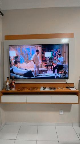 Apartamento de 3 quartos, no Condomínio Taperapuan Duplex, há 400m da praia, localizado próximo da barraca axé mói, boa beach e etc